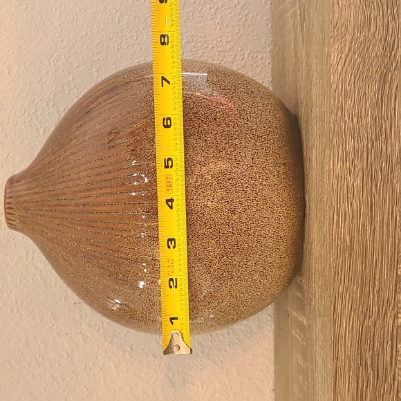 Ceramic Vase - Picture 6 of 7